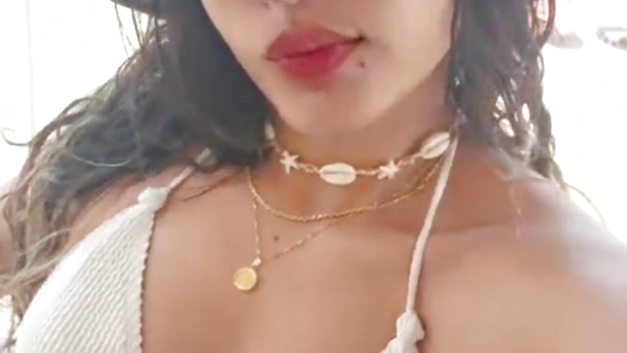 little beach bn delicious 🌊 - video by Sexy_Rous19 cam model