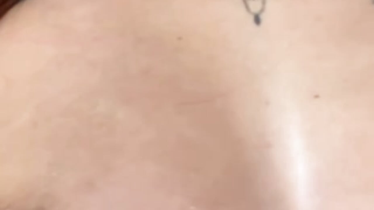 Make my nipples wet and suck my fingers💦