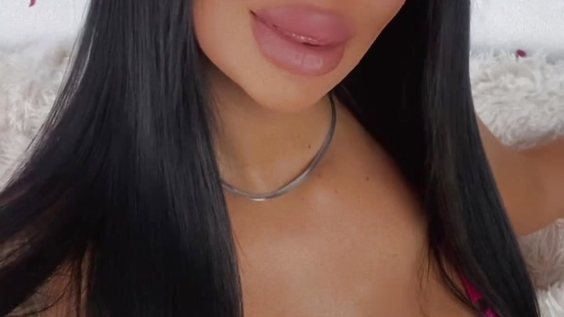 Pinky💓 - video by amirahylerr cam model