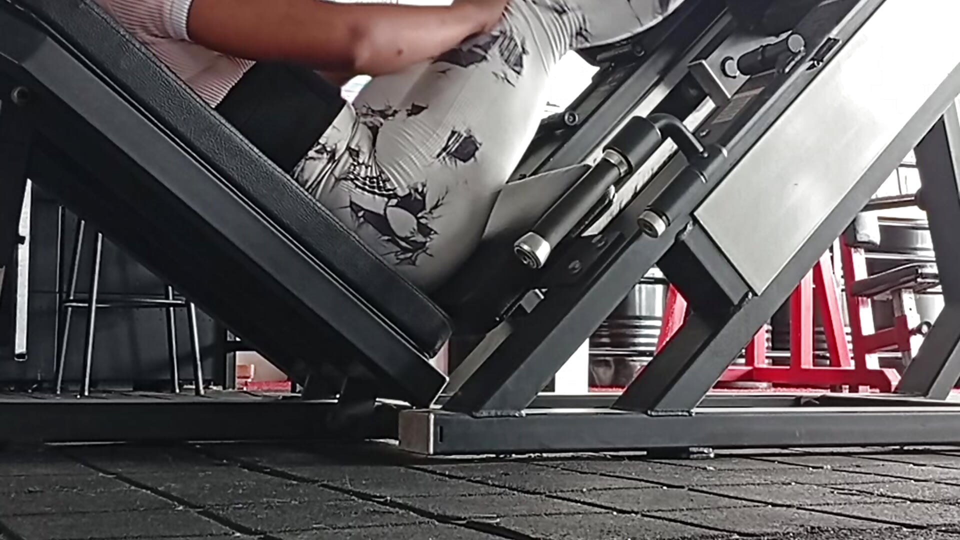 Bench press 150 kilos 🤪 - clip cu HaileeRoberts model videochat