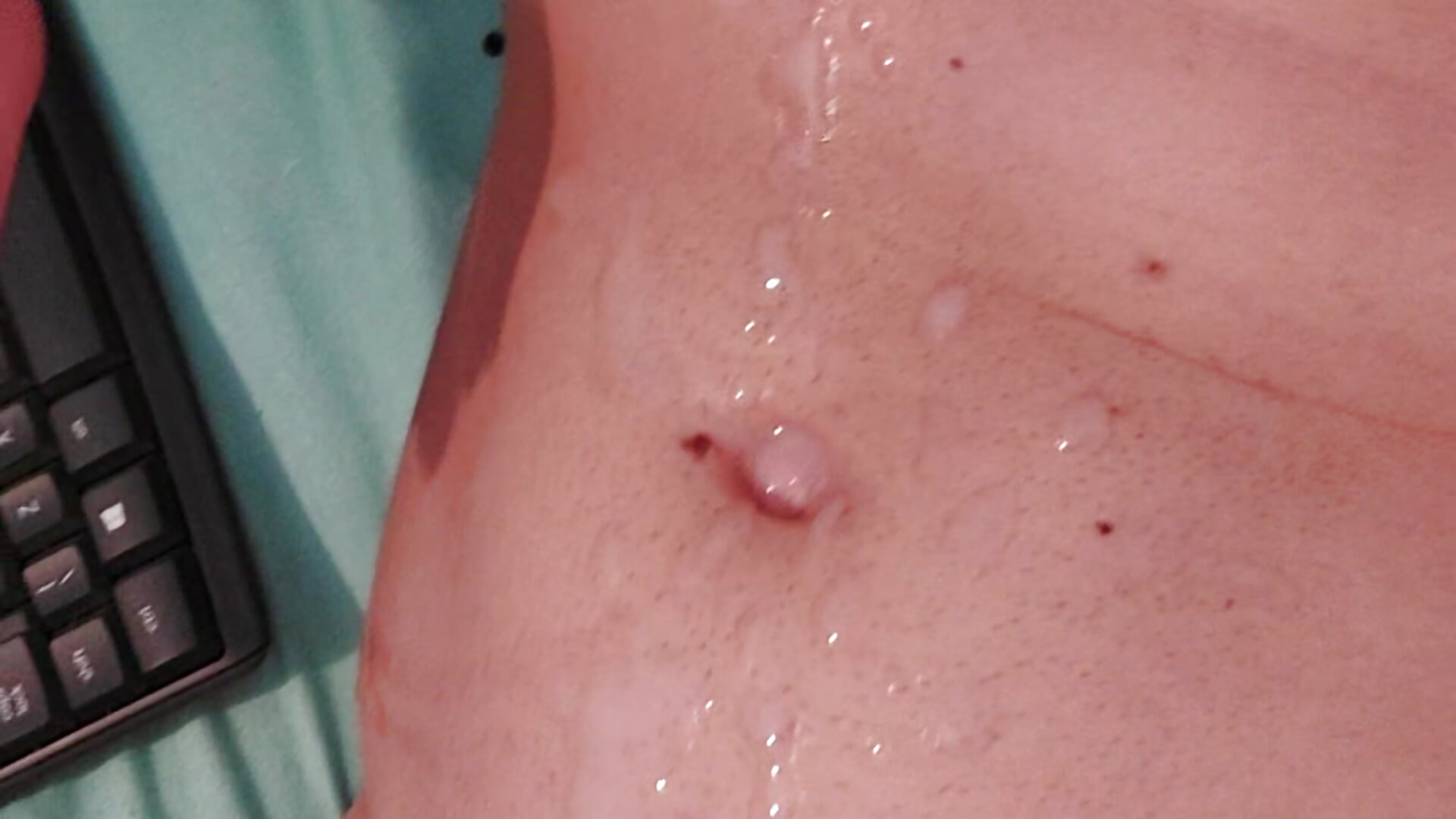 Huge cumshot on my chest big load - video oleh MichaelRagnar_ kamera model