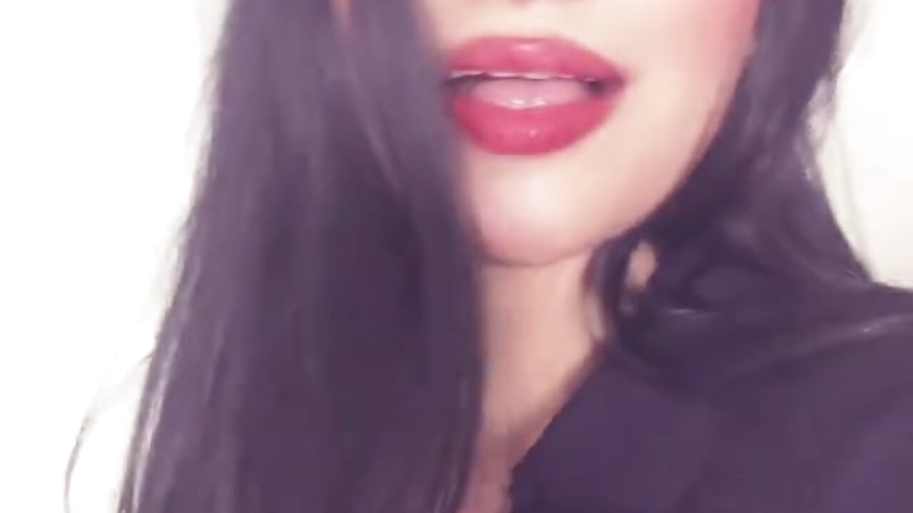 v09044g40000d33q6kfog65id58nbe70 - video by lolaa_staars cam model