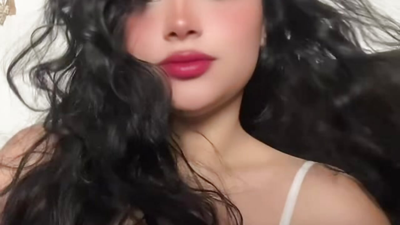 616b56ade58647d1930160d1f1abf326 - video by lolaa_staars cam model