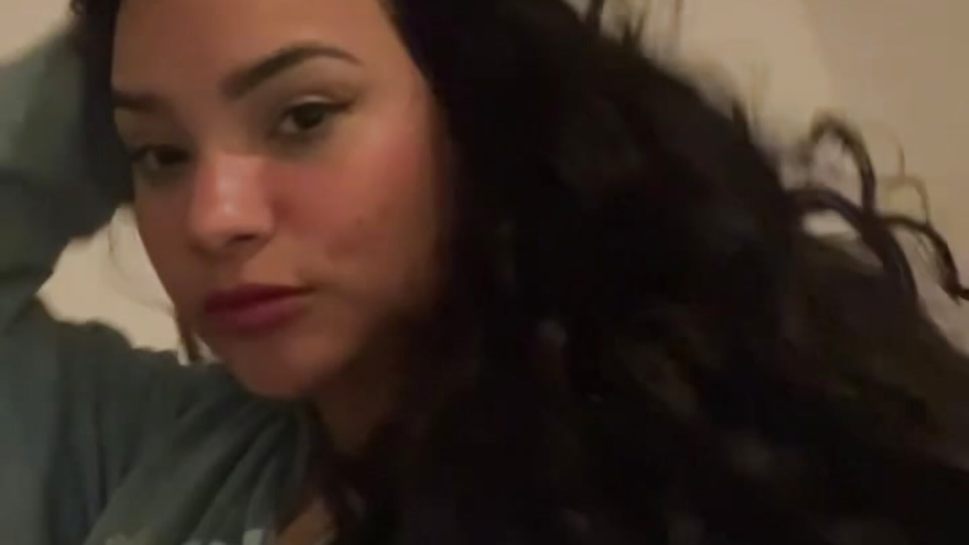 23587A86-2467-492E-AF12-0D4BA98554F4 - video av lolaa_staars cam model