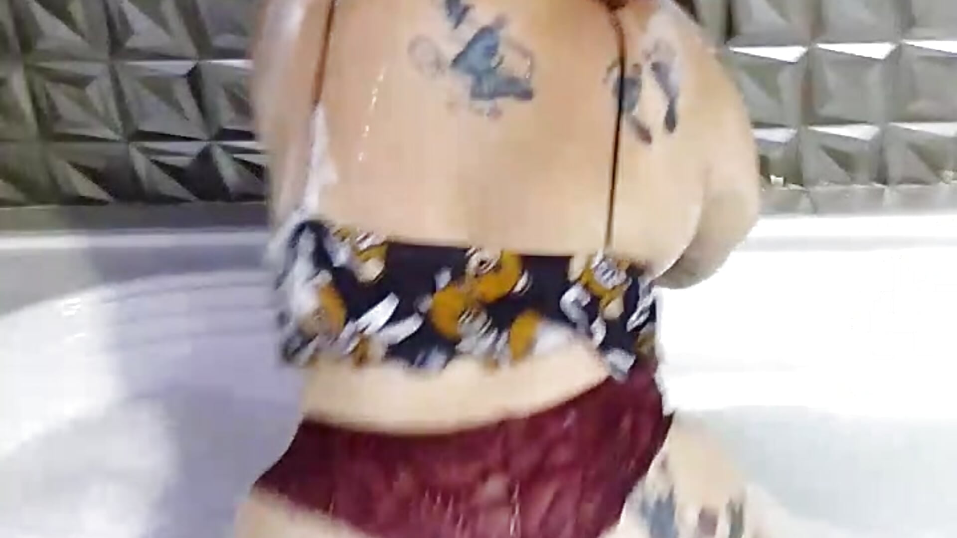 HOW ABOUT WE HAVE FUN FOR A WHILE, BABE? - vídeo de sean-pierre modelo de câmara