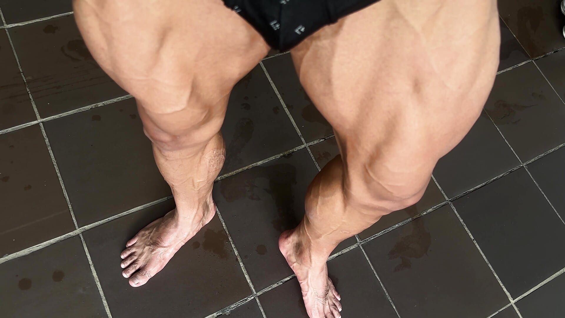 My Legs 😏 - video by ApoloMakris cam model