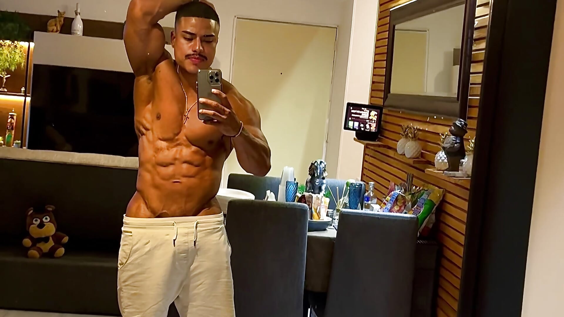 Like view ?  💪🏾❤️ - video by ApoloMakris cam model