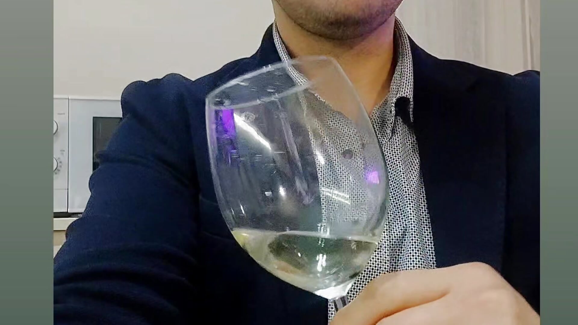 Wine and sex 😀😀🤭－カメラキャストのTheKing966の動画