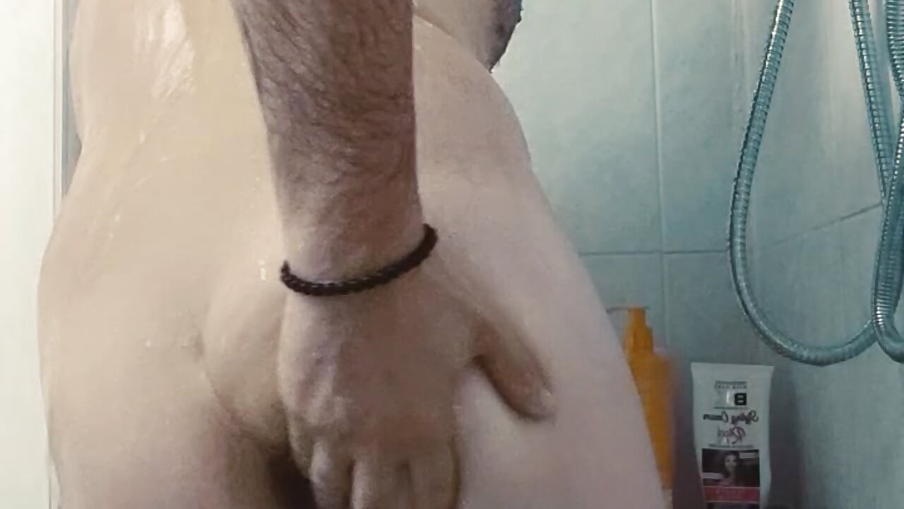 Shower🚿with some 💦－カメラキャストのTheKing966の動画