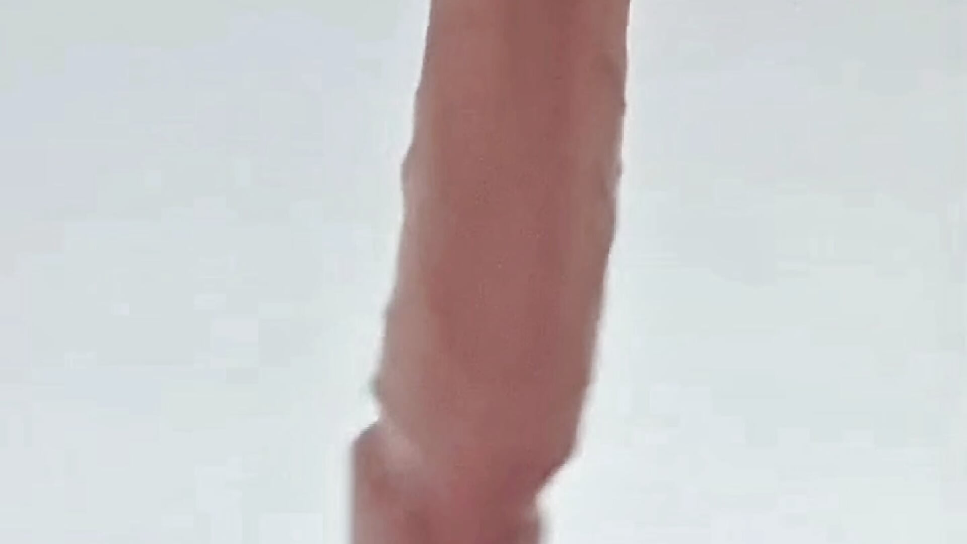 Mi scopo il dildo mentre Dani mi guarda