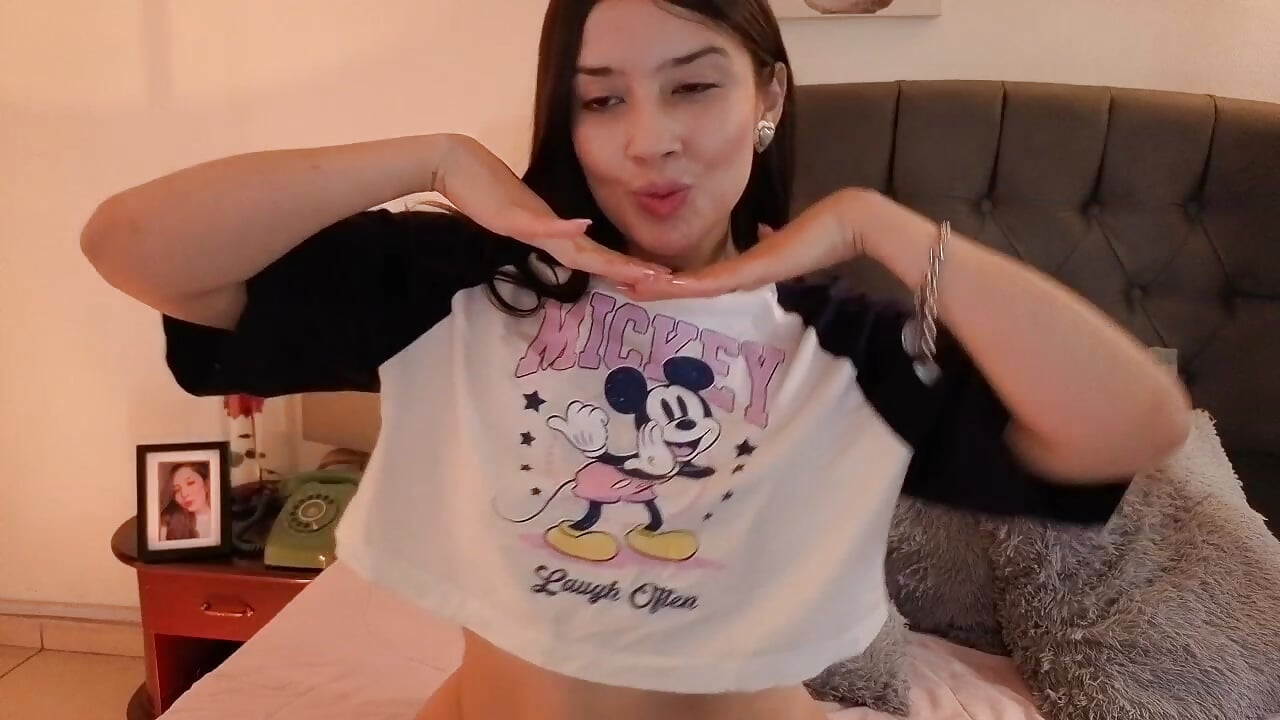 No panty day - video by Emma_Lombardi cam model