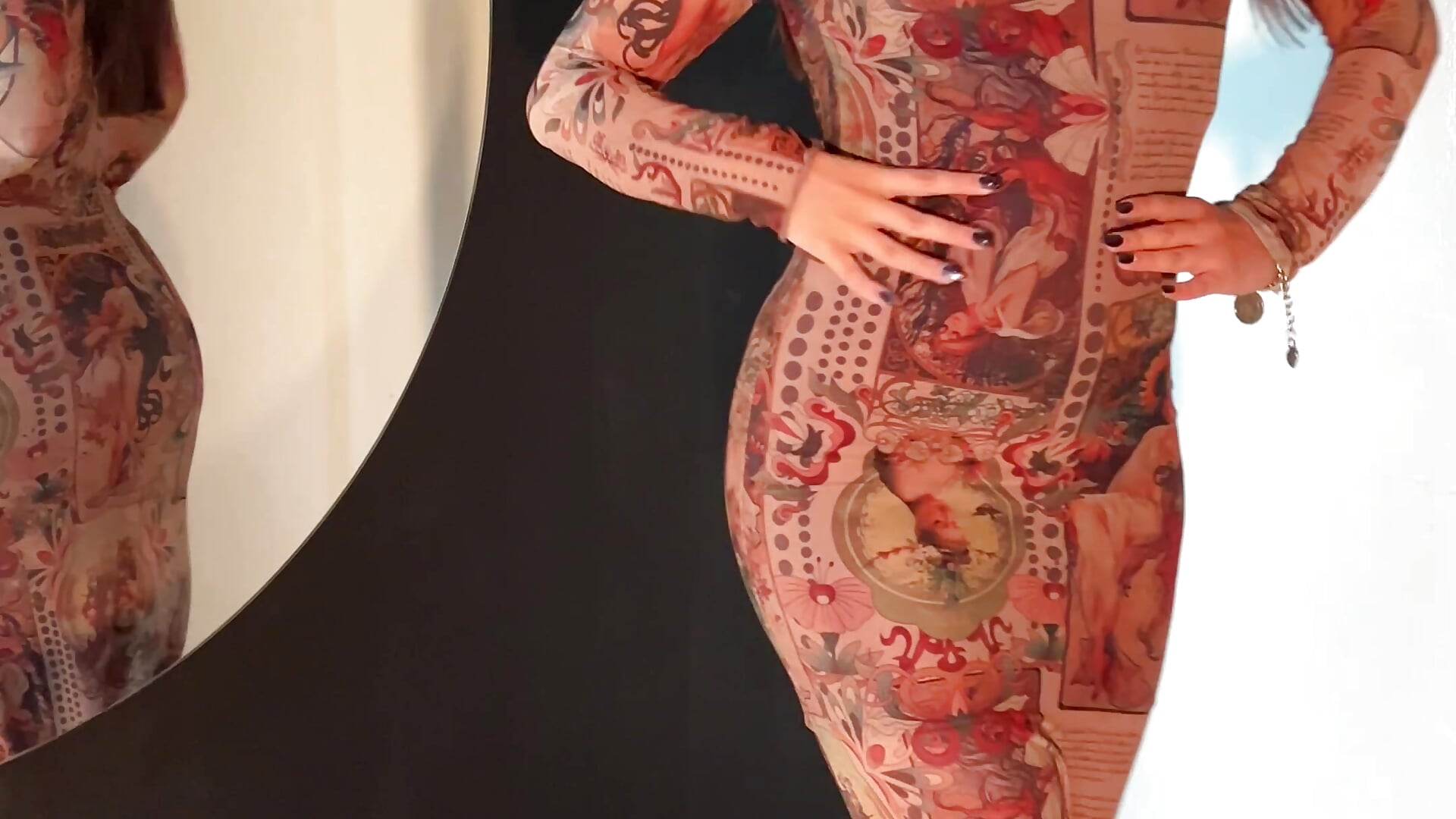 ♥️ - video by Emma_Lombardi cam model