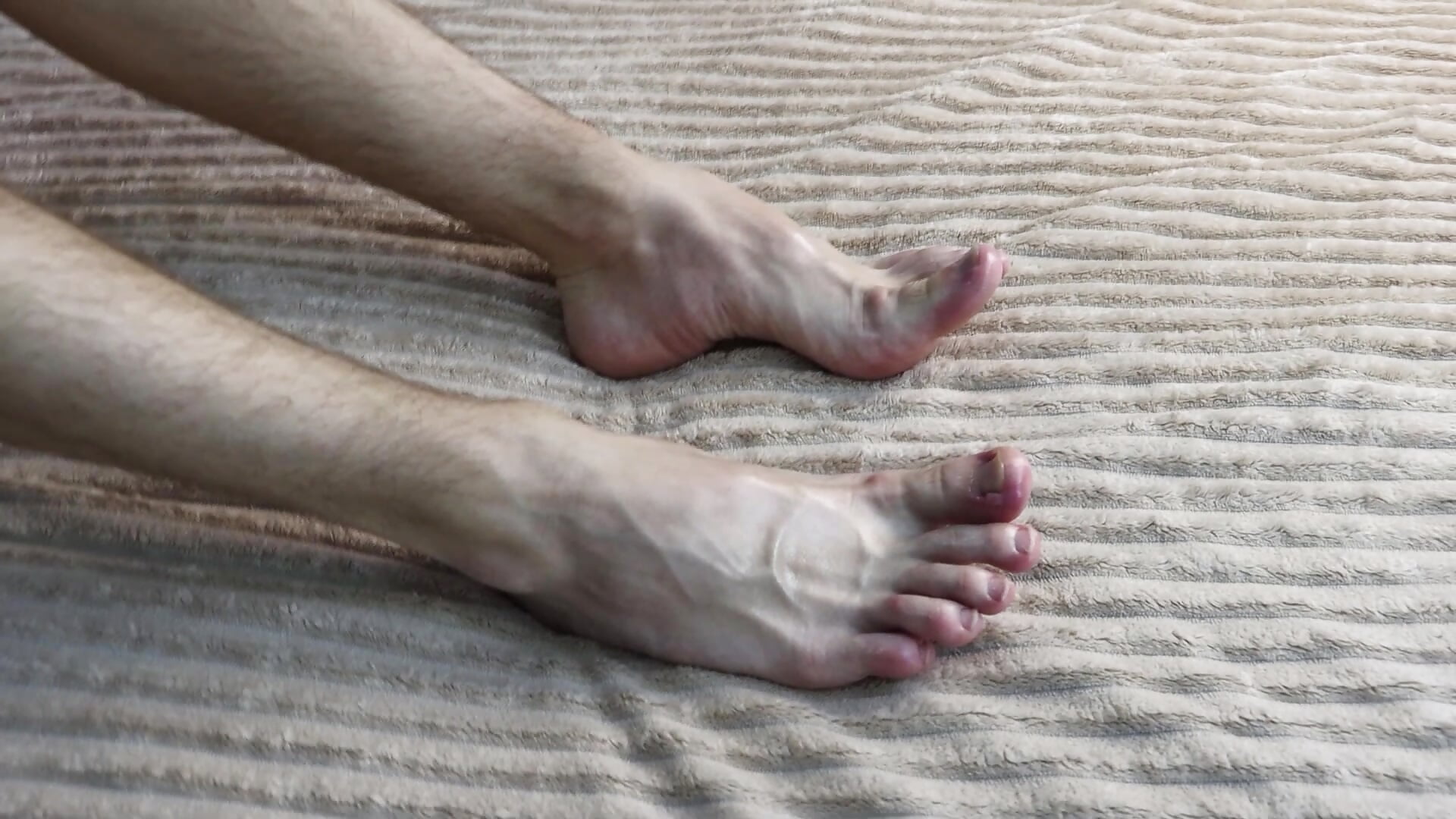 Enjoy my bare feet! - Open full version!