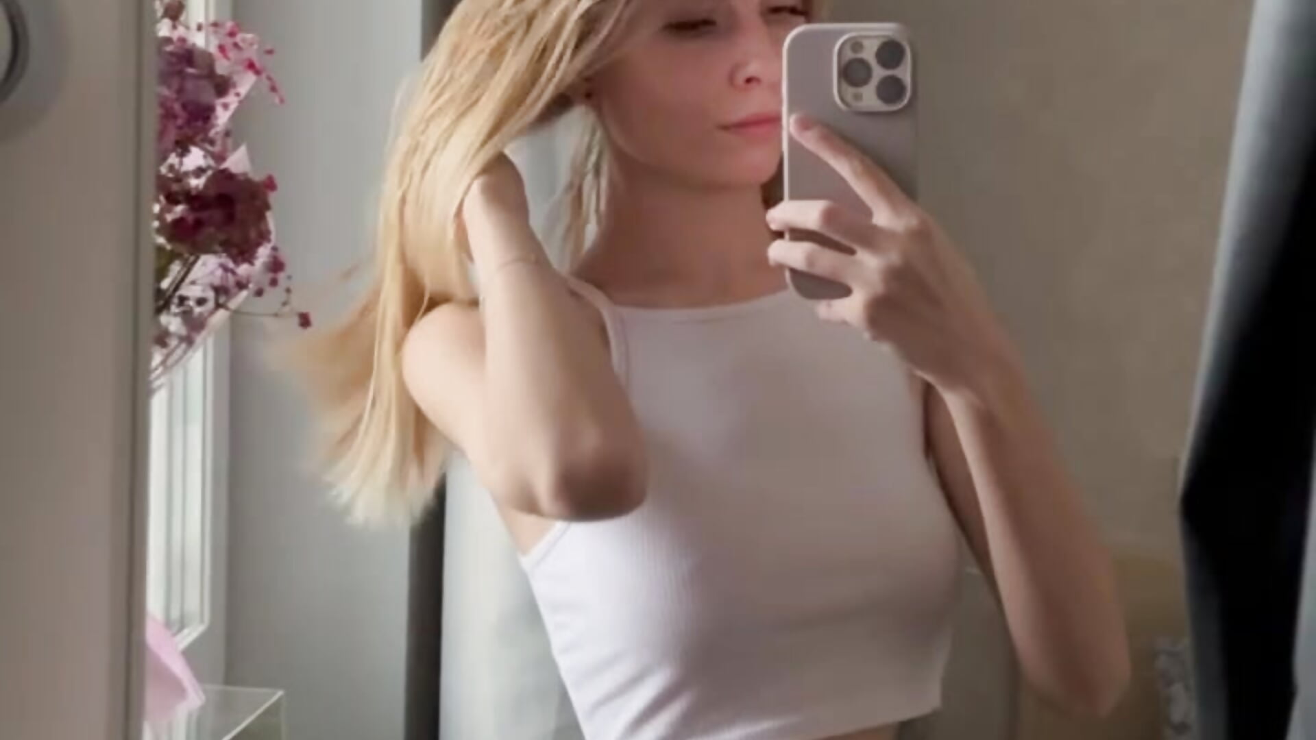 A little bit of my atmosphere in the morning... - video by tyty_piupiu cam model