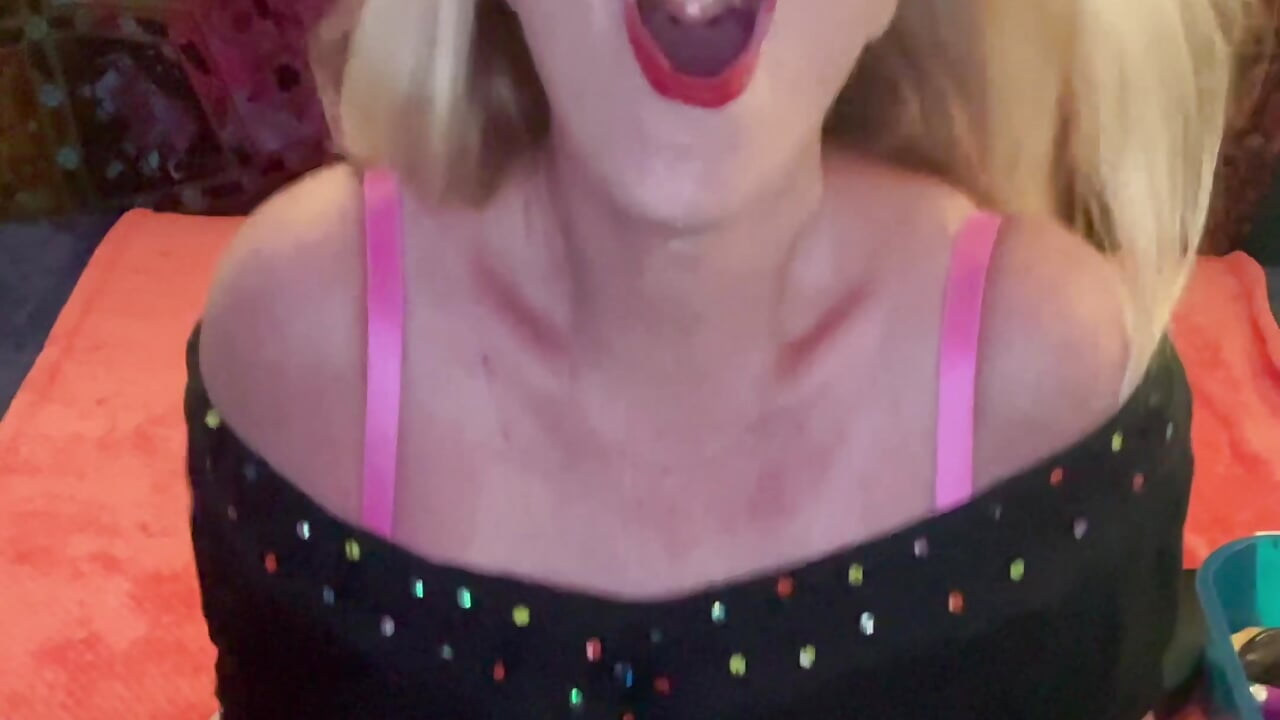 profile-intro-video-1722795886 - video by MamaTease cam model