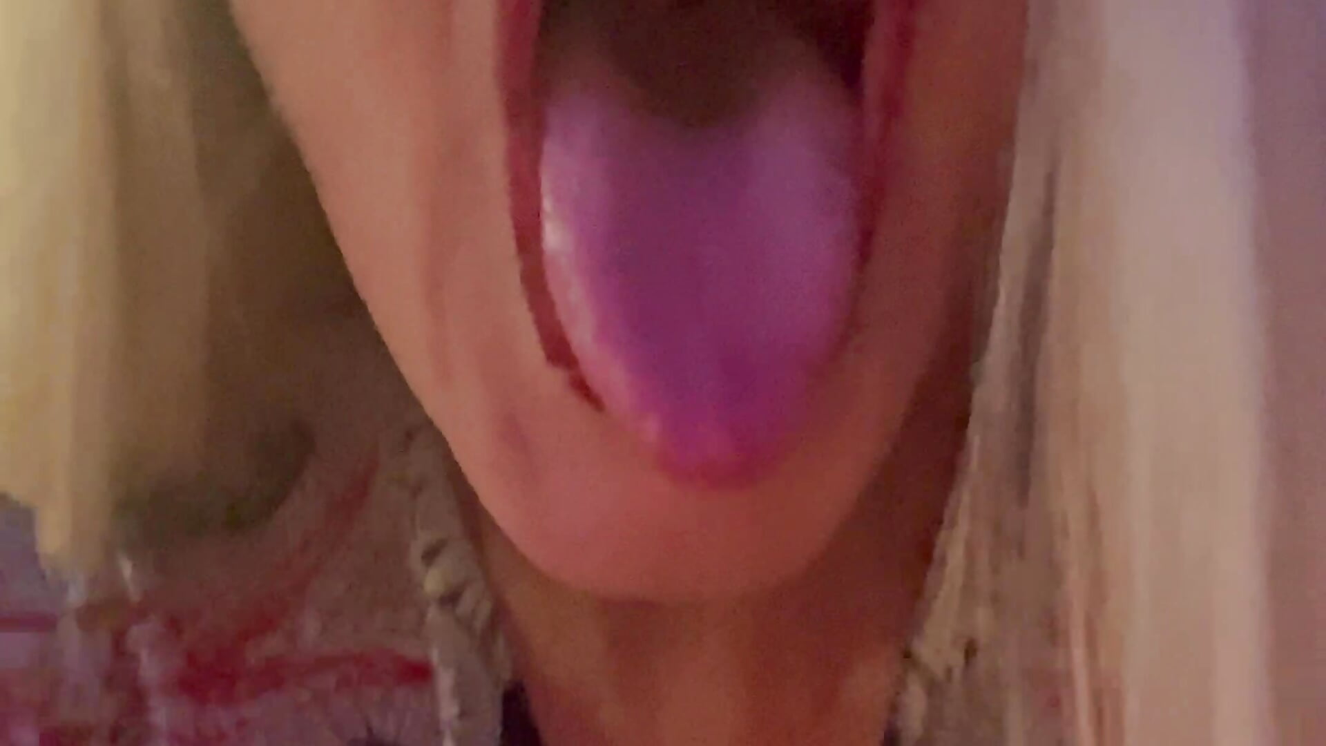 Uvula on Display - video by MamaTease cam model