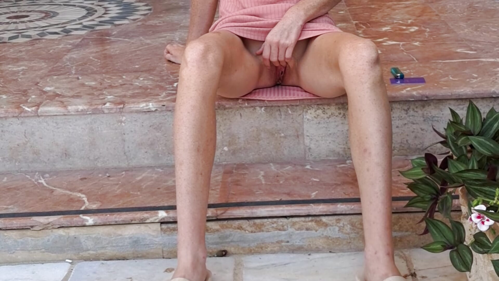 Rubbing my pussy outside hotel - video by SweetSexySub cam model