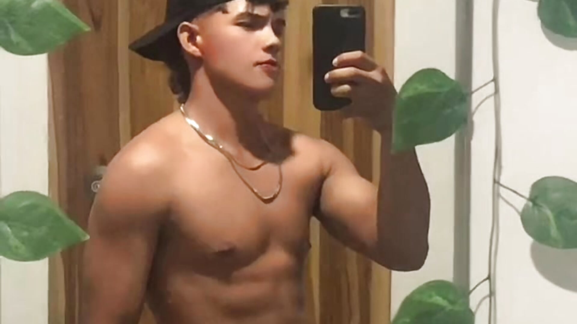 8d46e63ec4f04166b712796db4125c19 - video by SolanoJr cam model