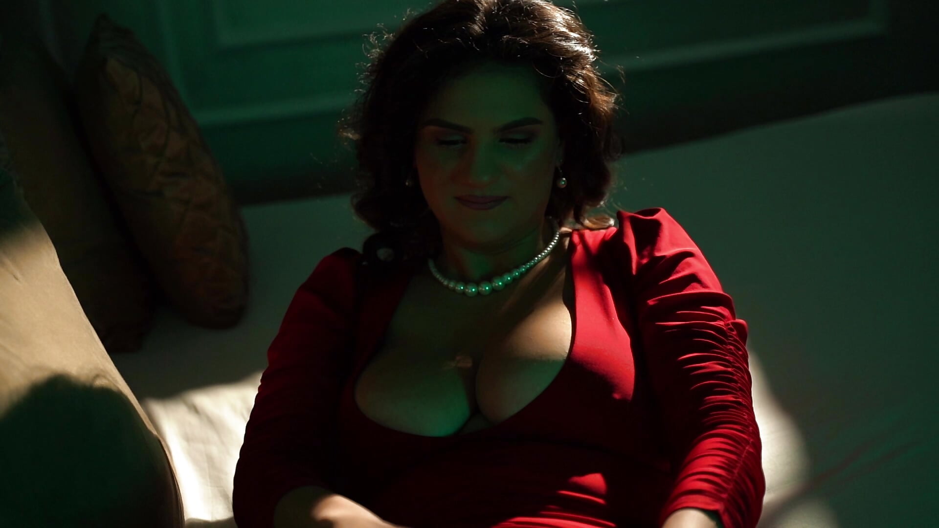 Let me seduce you - video by LorenneMays cam model