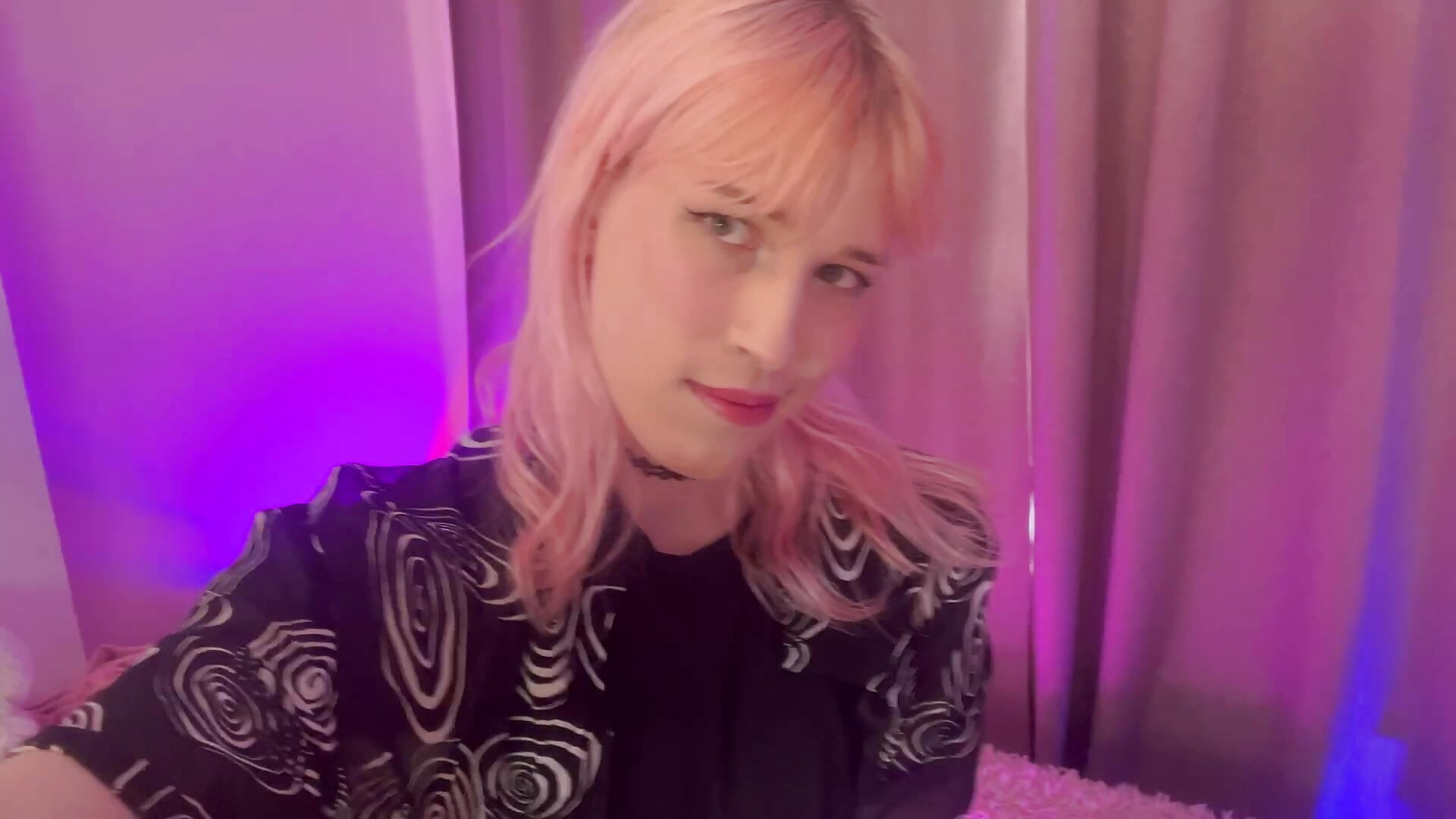 my vibe - video by Lain_Davis cam model