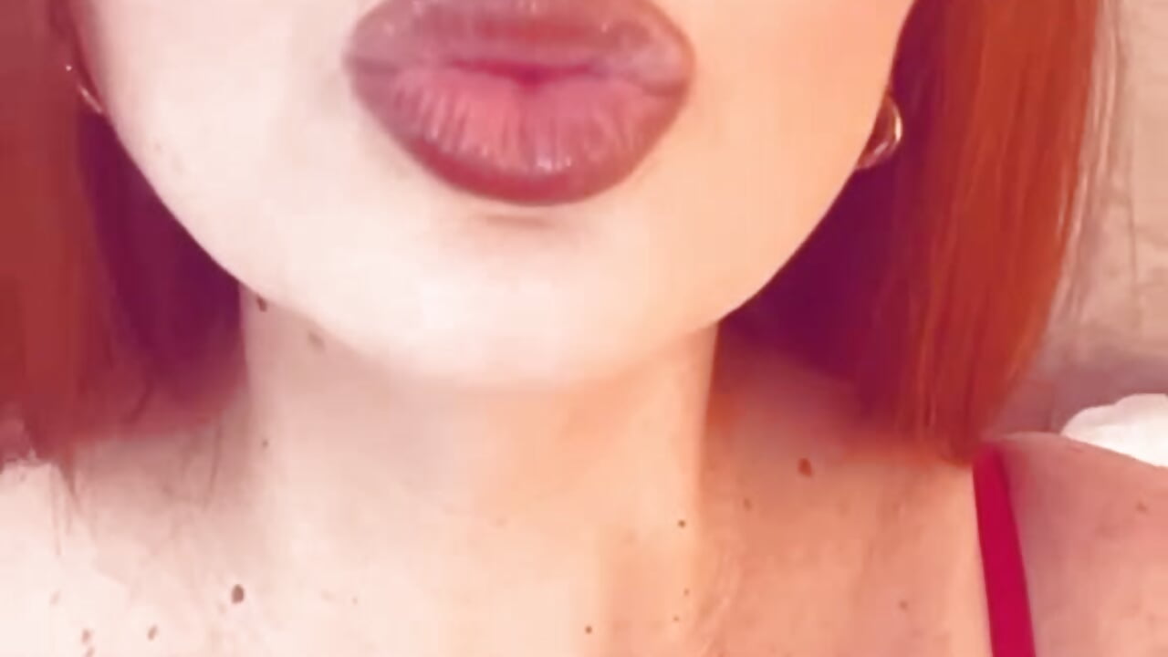 jugamos a amor - video by mia_lourence cam model