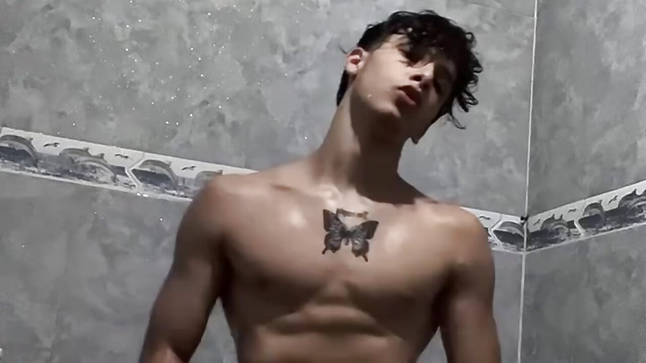 Join me to take a bath🥰 - video by Snakebutterfly cam model