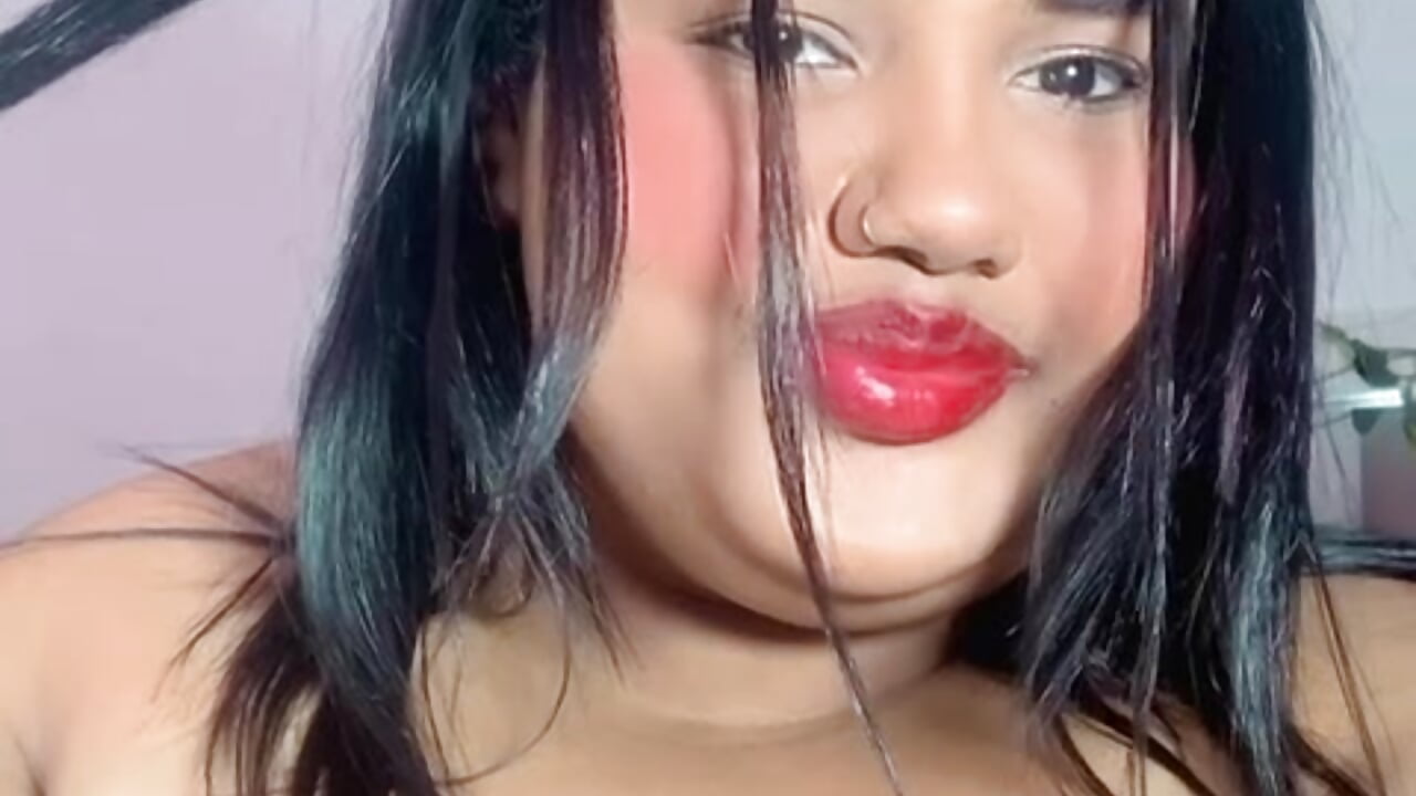 Cute - video by NaomiAsha cam model