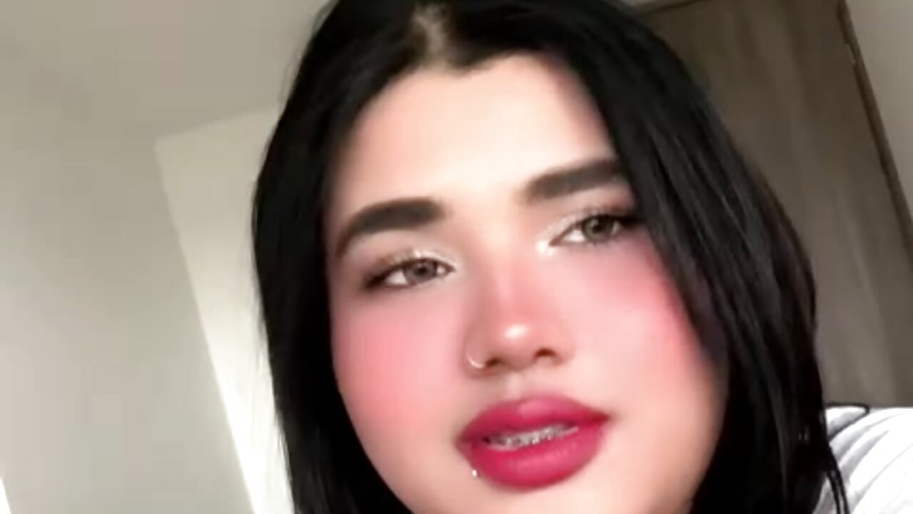 Your pretty girl Naomi - vidéo du modèle de showcams NaomiAsha