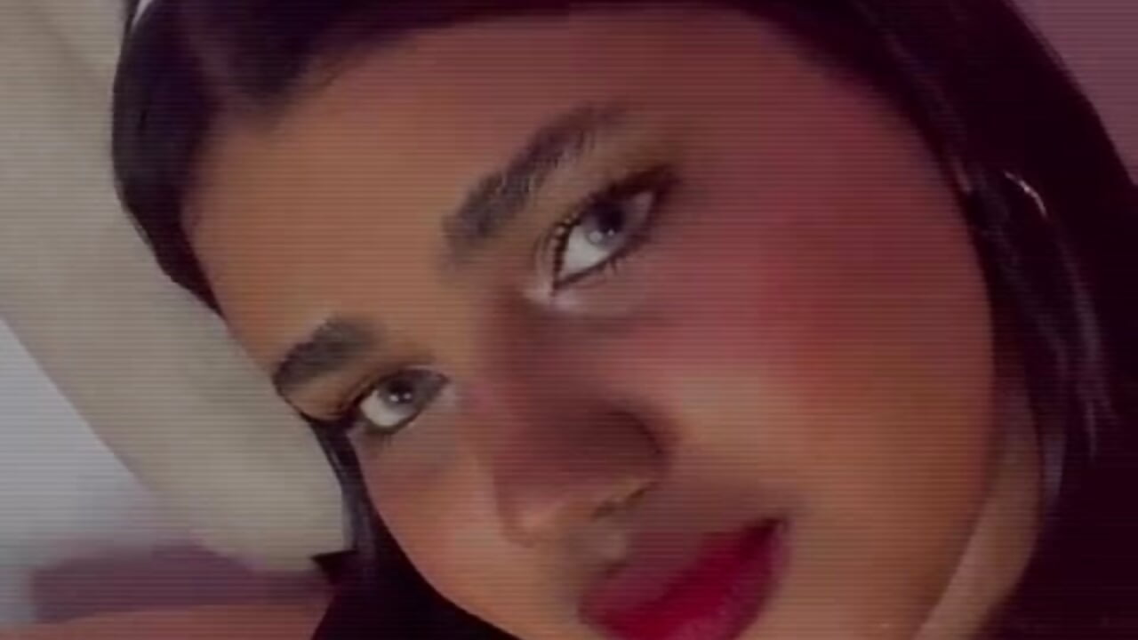 Cute for you - video by NaomiAsha cam model