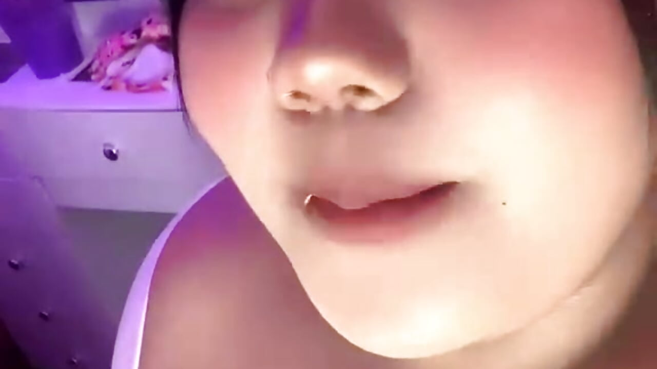 Naomi, your sexy girl – video od webkamerové modelky NaomiAsha