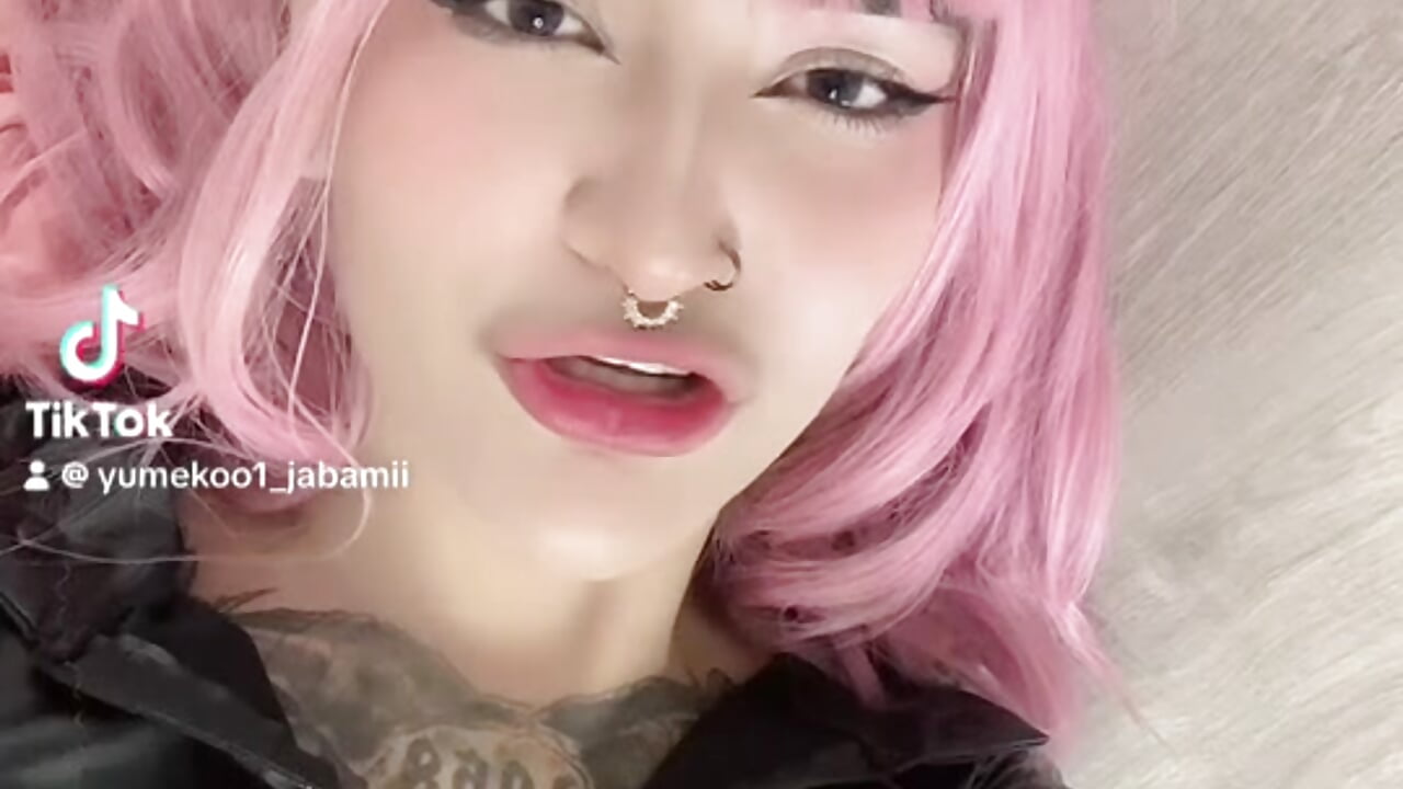 1b89390b0f9940efbf7553a8d667c31e - video by Sweet-bunny1 cam model