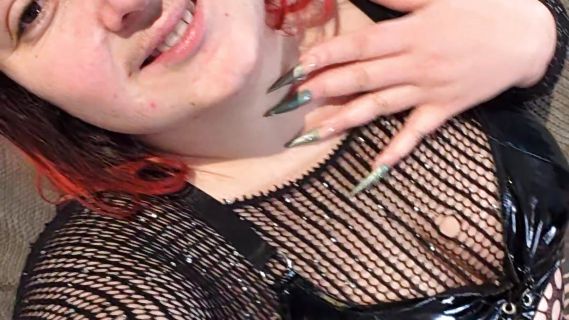 Feed the monster in my mind – video od webkamerové modelky LadyRochester