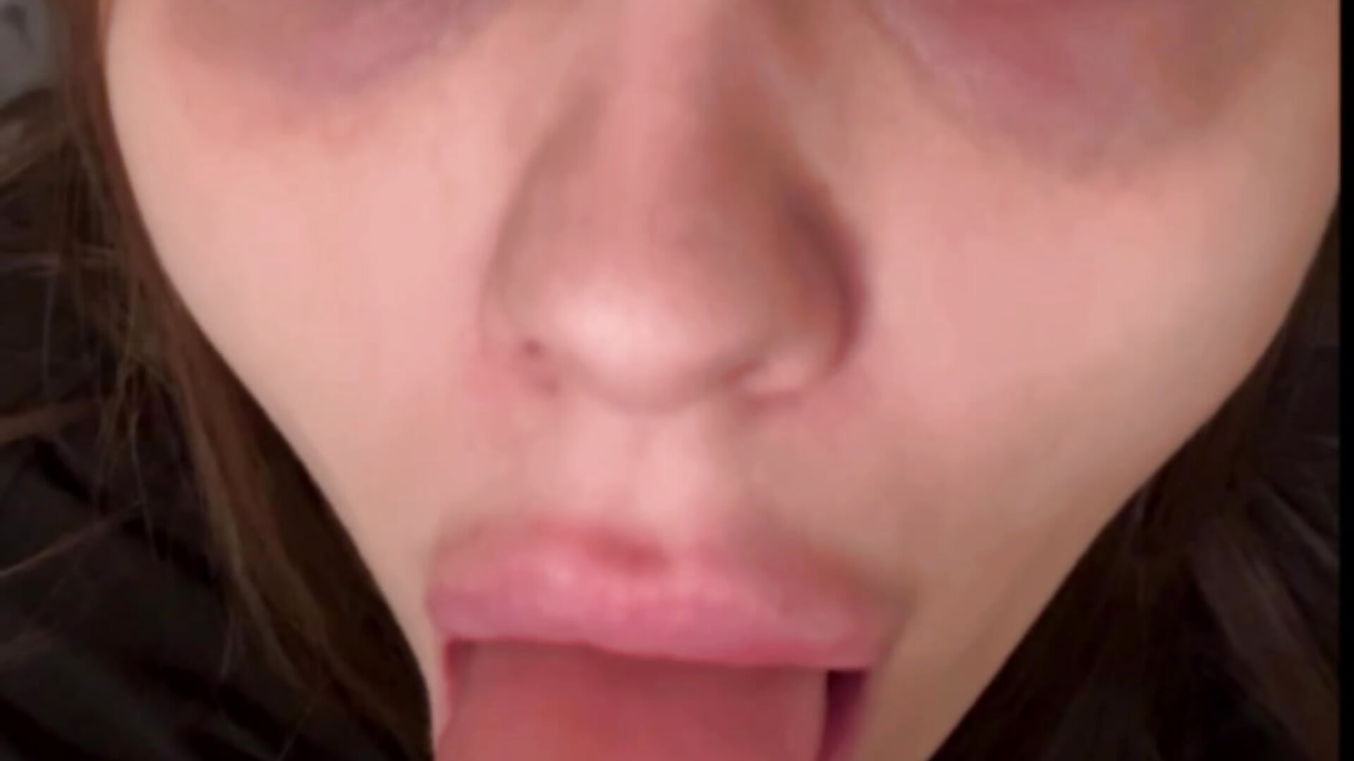 pov:suckkkkkk mmmm eye contact - video van shy_melony cam-model