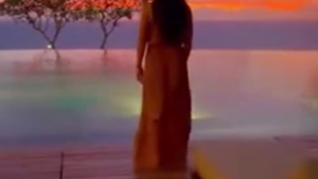 beautiful world - Emma__Promo adlı kamera modelinin videosu