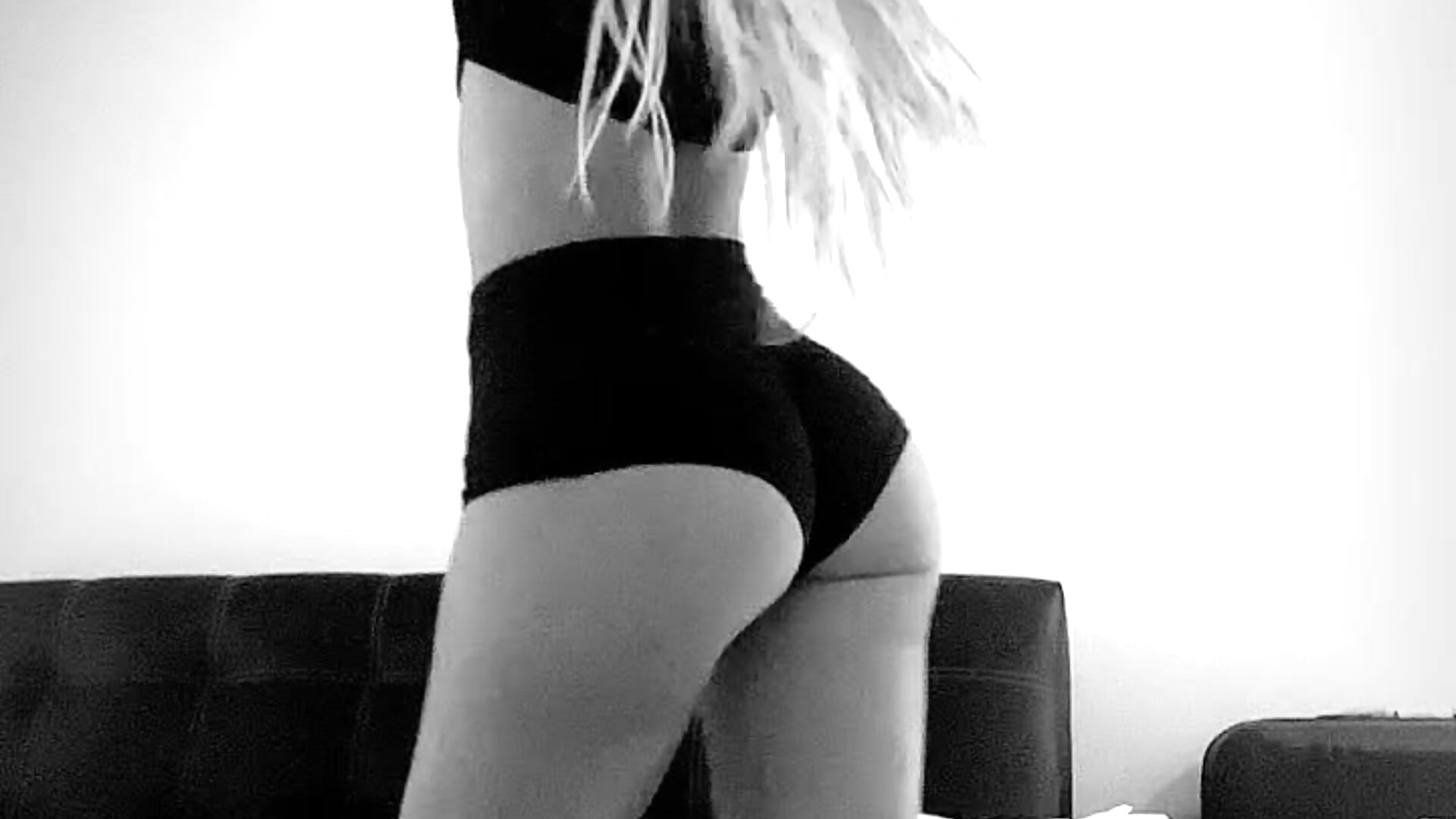 Dancing 💃 - video van Elsa_24 cam-model