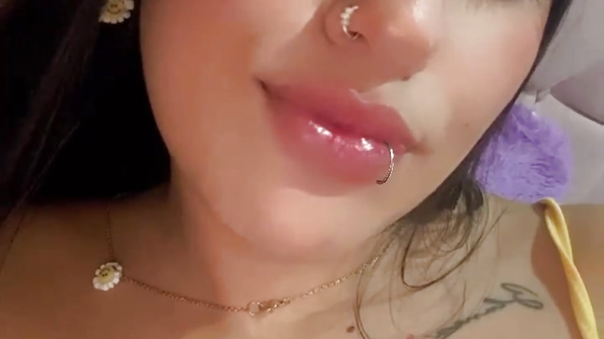 p - video by Paris-love cam model