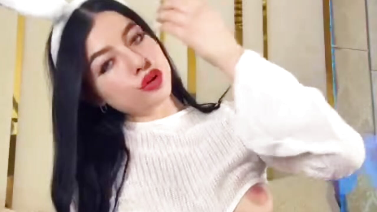 🐇Tell me you want this sexy bunny.?😋🐇 - video by KitnissKiss cam model