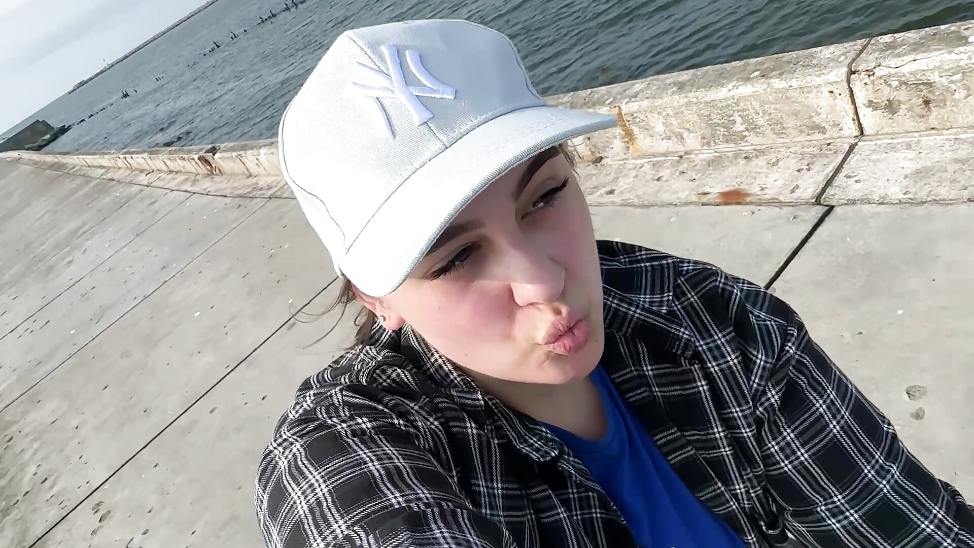 Great view to ride a bike 🚲 - MaryMurray 캠 모델의 동영상