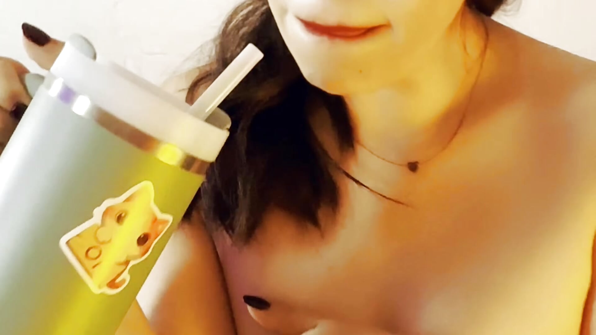 Drink water is so good - video by Miiaa_wallace cam model