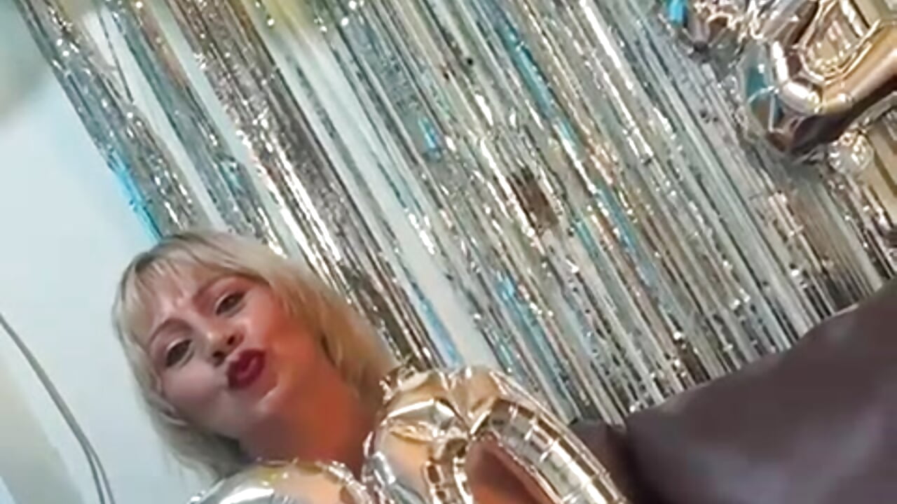 HAPPY AND RICH NEW YEAR  :D - video by KLOE_PIELL cam model