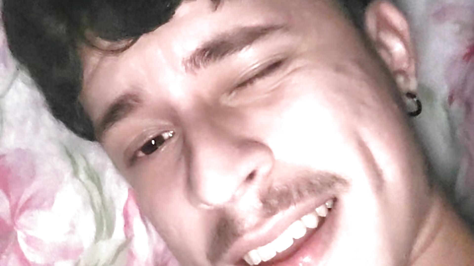 HEY - video oleh model kamera yandisouza