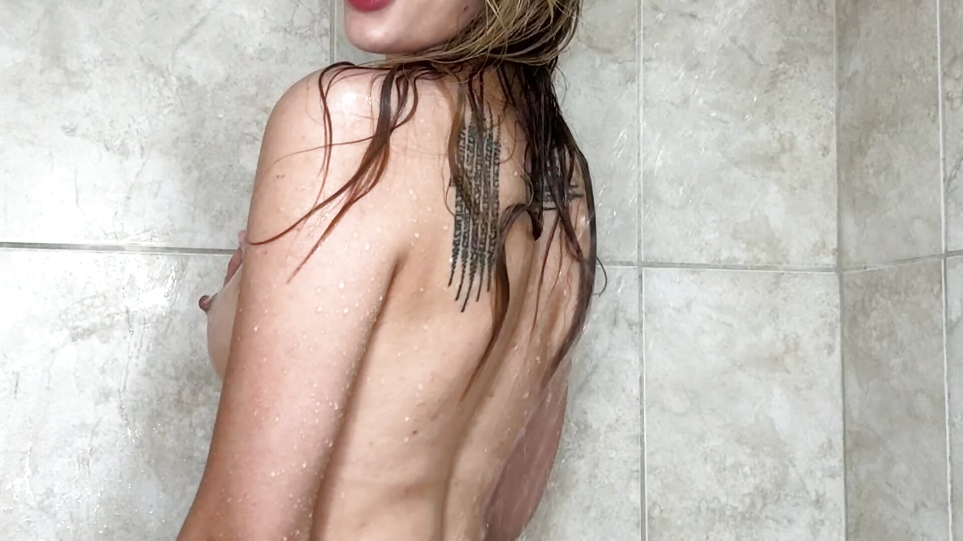 💦💦💦Get in shower with me ?🫦🫦🫦