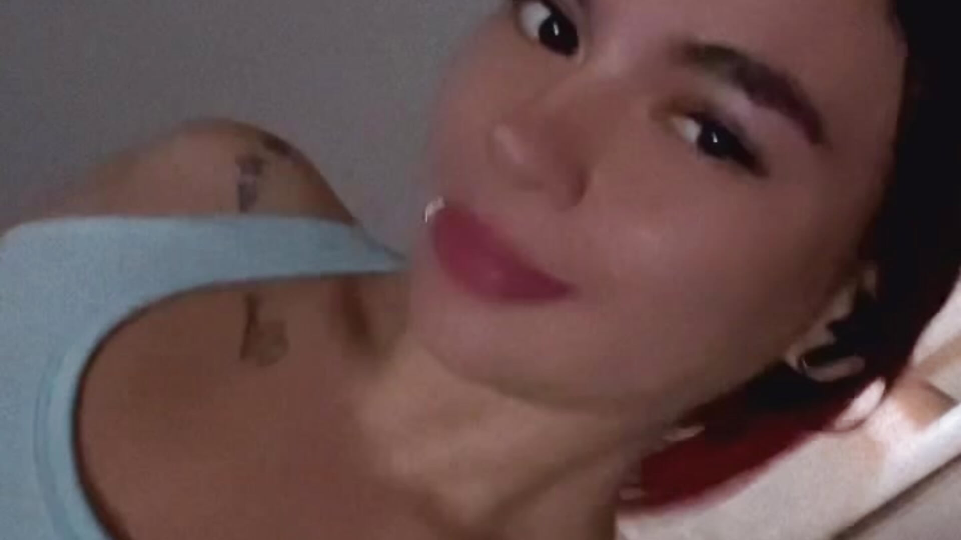 hello ♥️– MiaLujan_ kameramodell videója