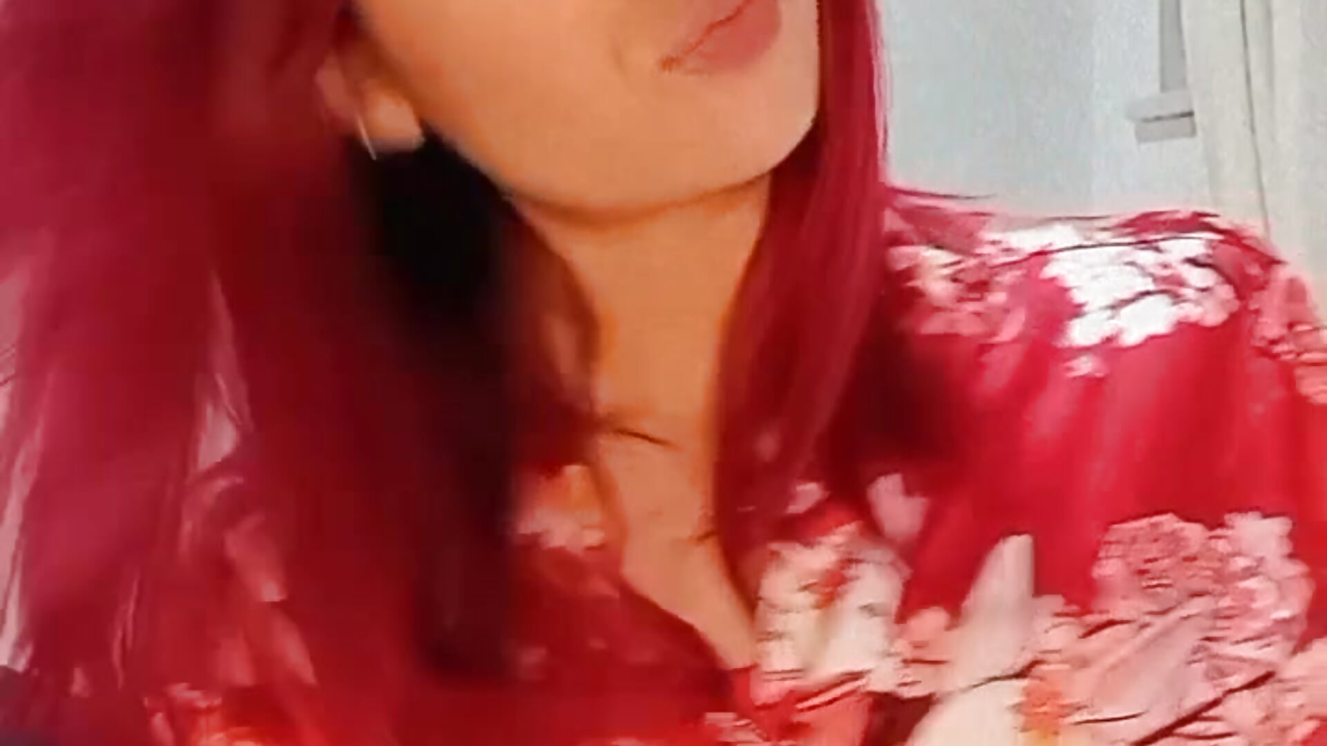 VID_215591017_080232_231 - video di HallieLemon1 modella di cam