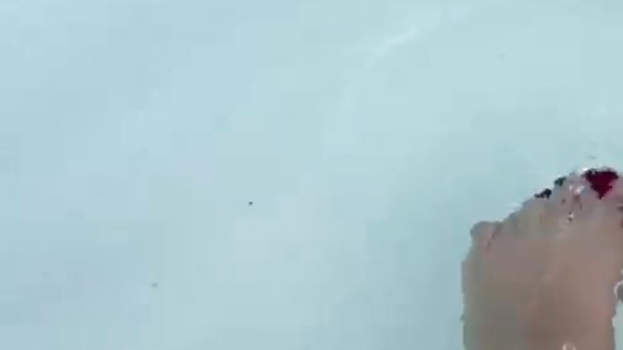 My pool party, only you are missing – video af Camilaperson cam-model