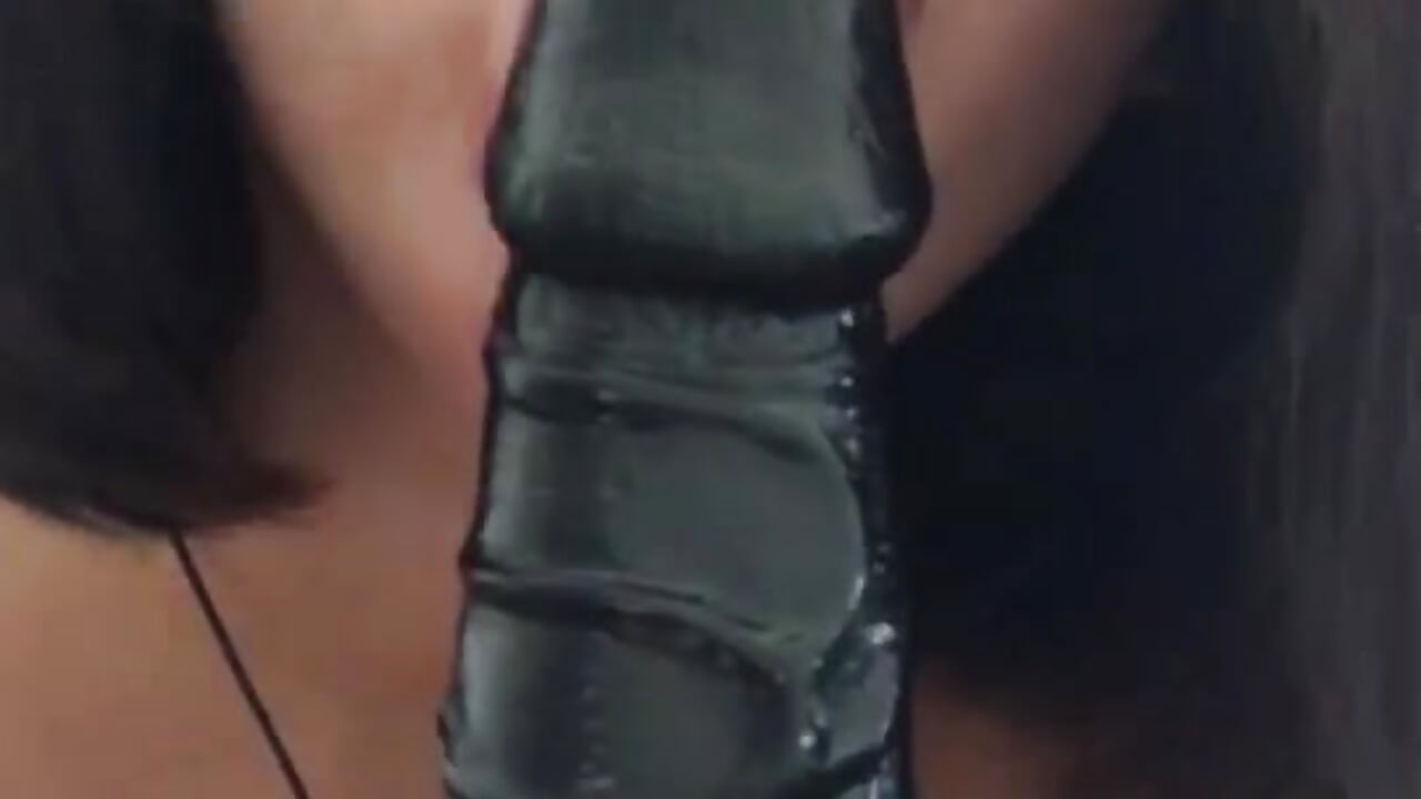 suck black dildo - βίντεο μοντέλου Kendra_SXY