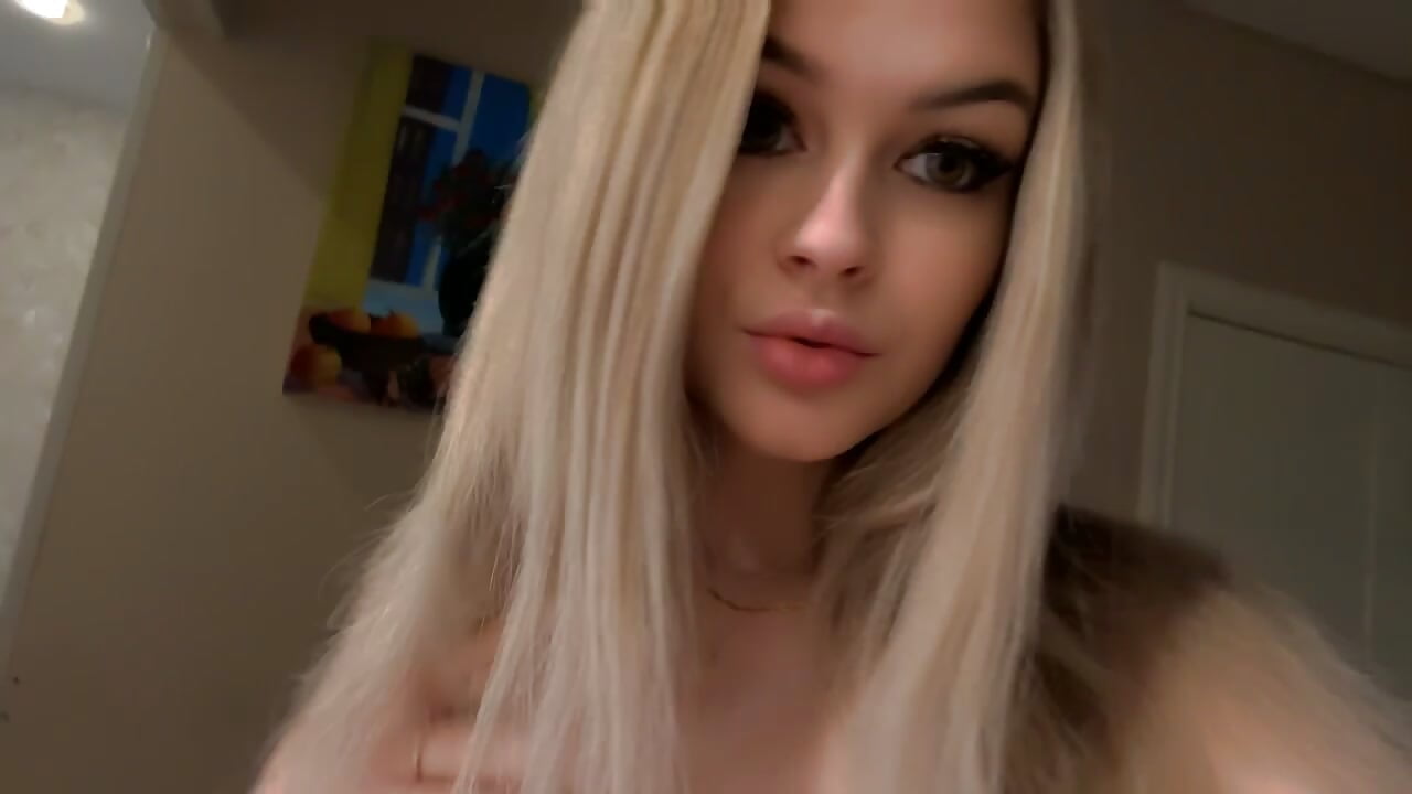 profile-intro-video-1775382367 — filmik Love_Bri, modela(-lki) na kamerkach