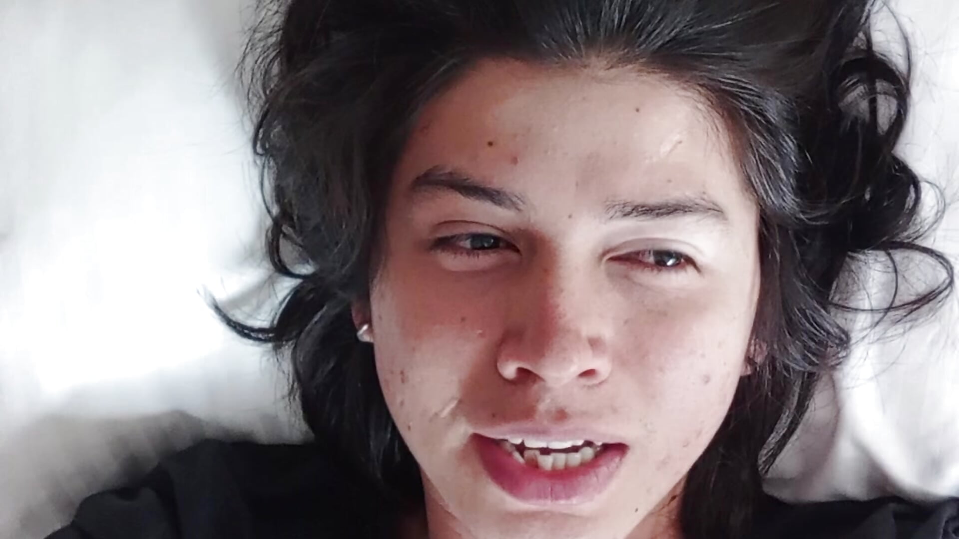 LOOK THE HOTEL 🏨, SORRY FOR NOT TRANSMITION 🥺 - فيديو من Andy_gray موديل الكام
