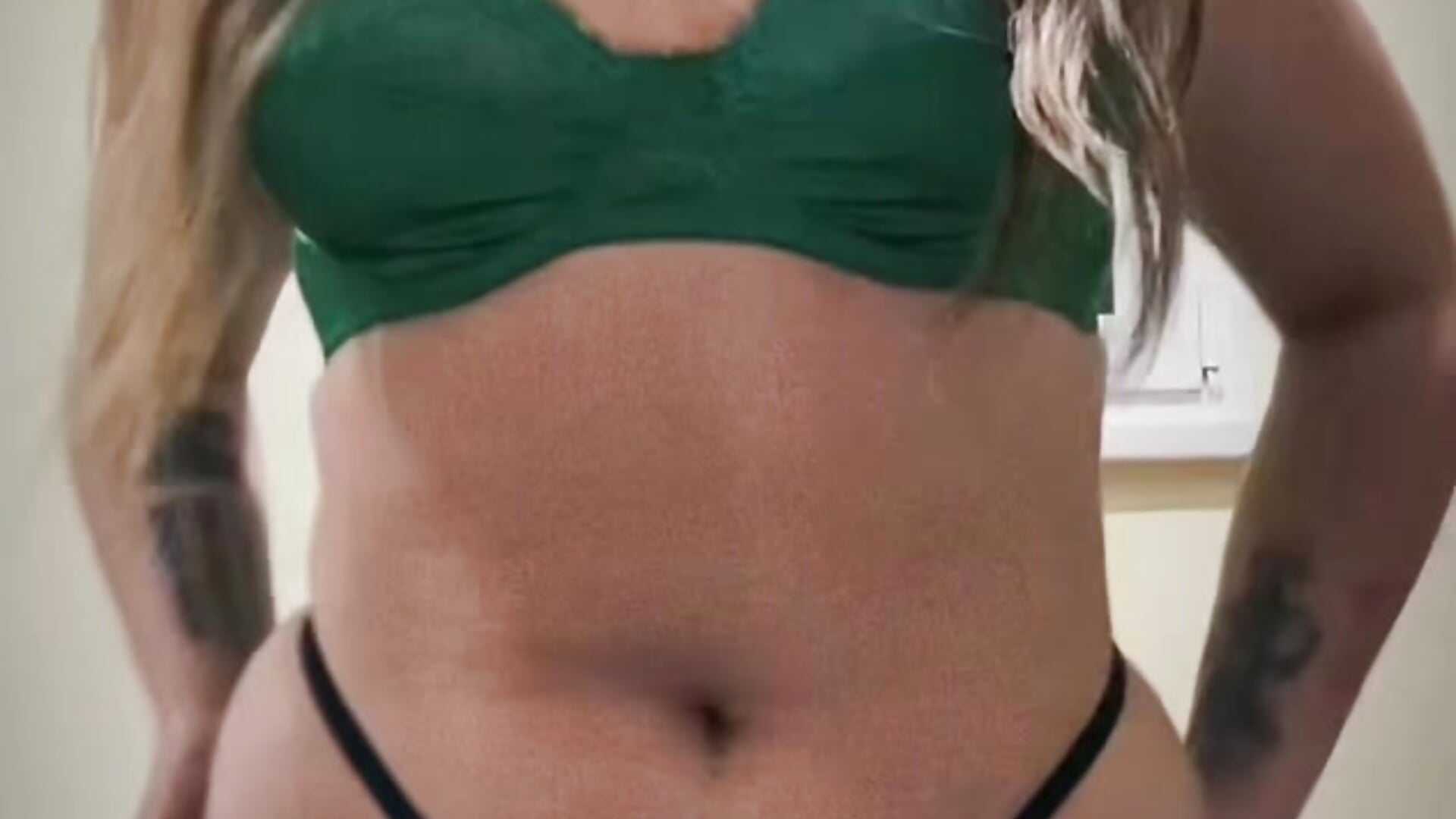 18+ - Sativa017 캠 모델의 동영상