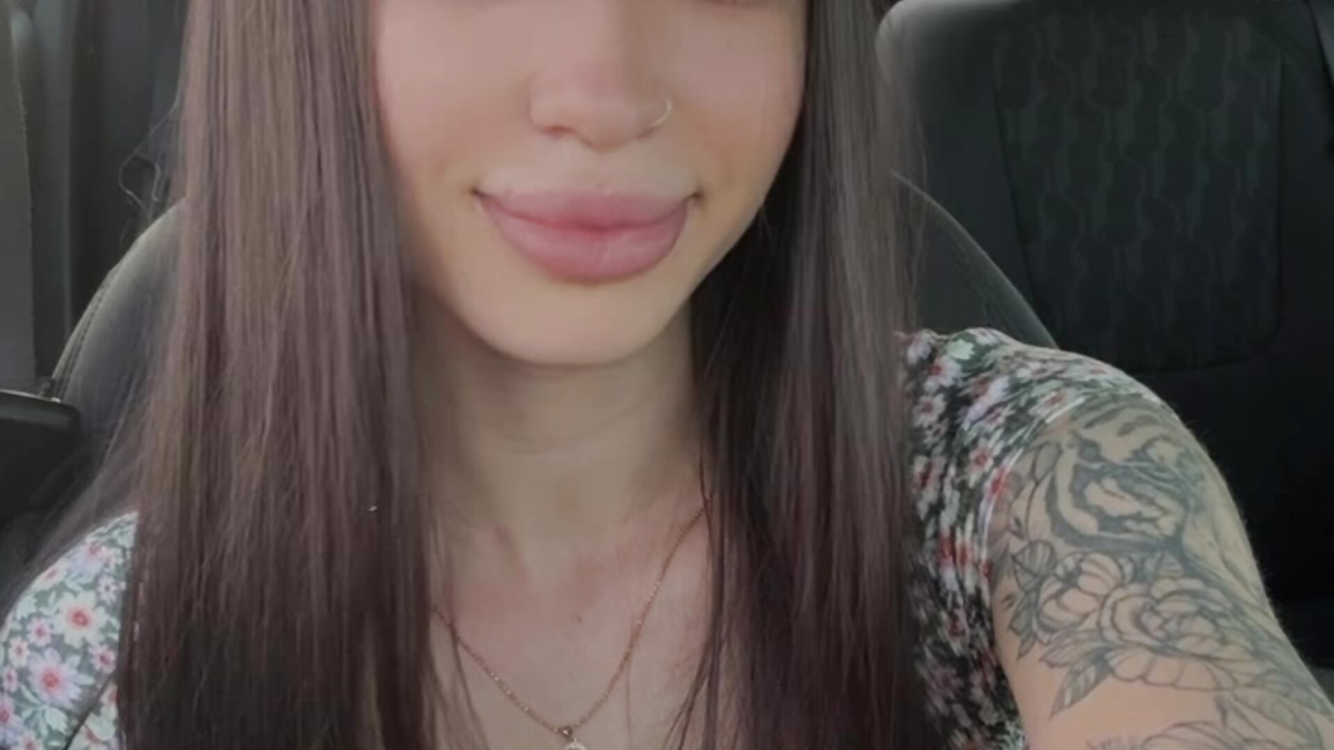 I’m here :)－カメラキャストのTiny-Mimiの動画